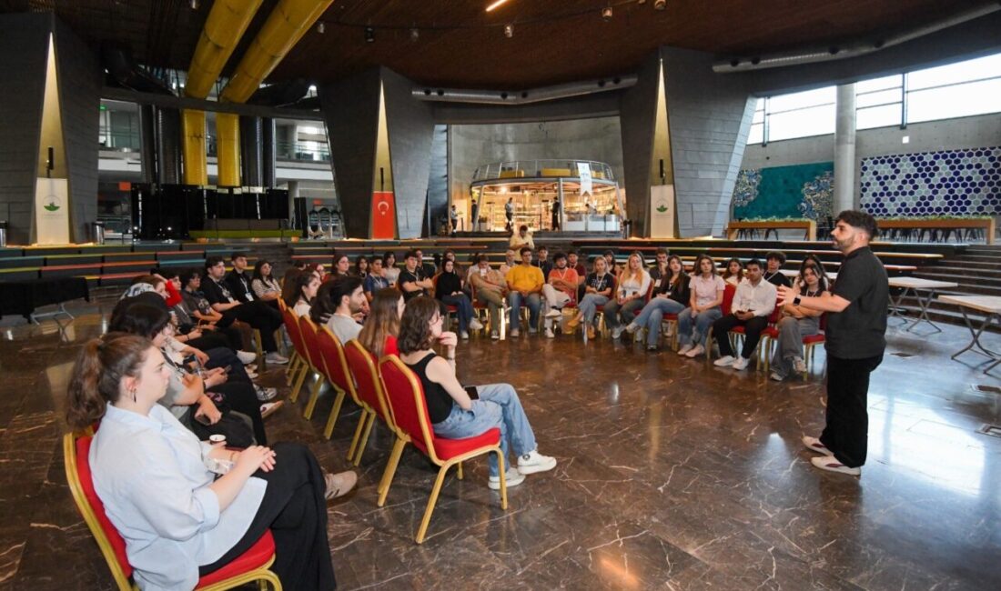 Osmangazi’de gençlerden kentin geleceğine yönelik projeler Osmangazi Belediyesi tarafından Panorama 1326 Bursa Fetih Müzesi’nde düzenlenen hackathonda,