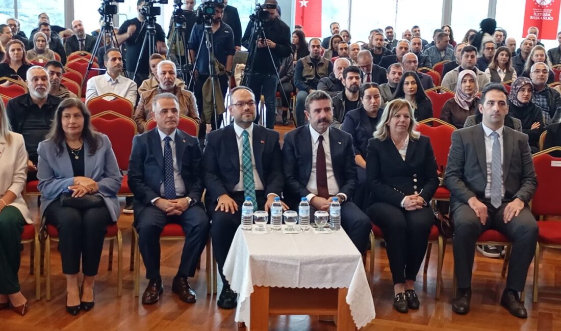 Bursa’da kamu iletişimi masaya yatırıldı Cumhurbaşkanlığı İletişim Başkanlığı tarafından Bursa’da düzenlenen “İletişim Yüzyılı, Güçlü İletişim,