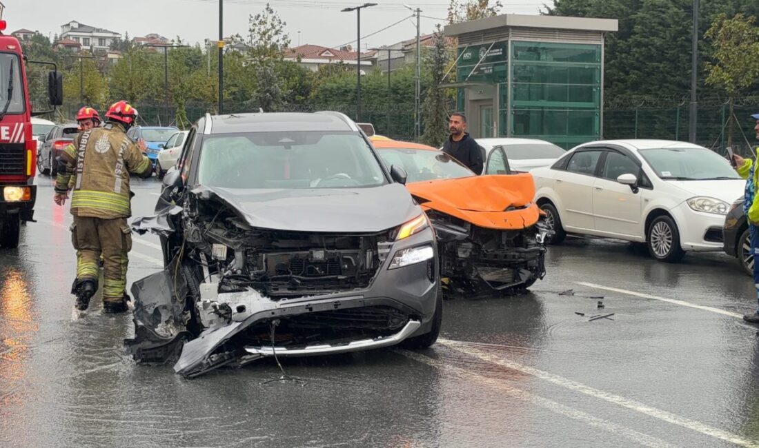 İstanbul’un Arnavutköy ilçesinde iki ticari taksi ve üç otomobilin karıştığı