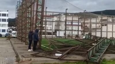 Bursa’nın Karacabey ilçesine bağlı Yeniköy Mahallesi’nde yağışın ardından etkisini artıran