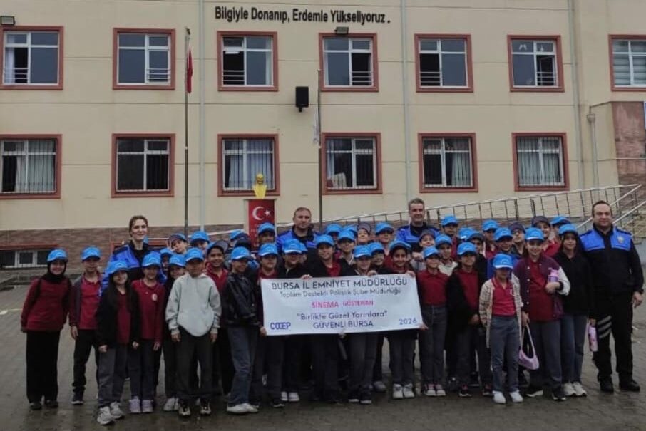 Bursa’da 48 öğrenciye sinema sürprizi 1 Bülten Medya -