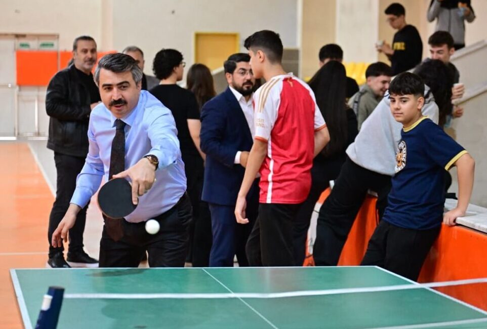 Yıldırım Belediye Başkanı Oktay Yılmaz, Ahmet Vefik Paşa Anadolu Lisesi’ni