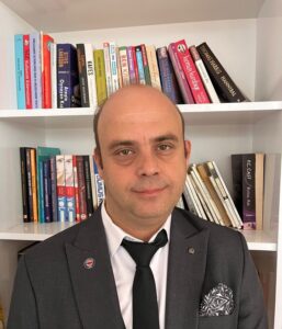 Memur-Sen Engelliler Komisyonu Başkanı Serdar Uz, görme engelli bireylerin günlük