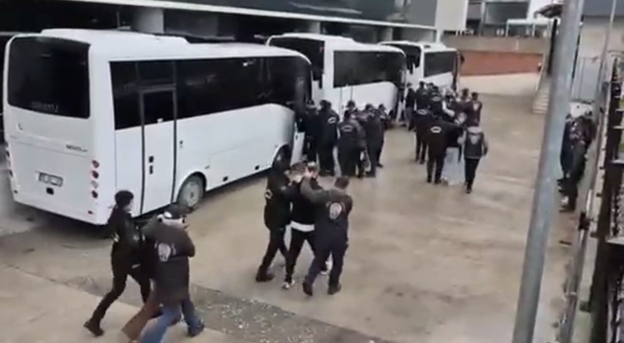 Bursa’da yasa dışı bahis ve kumar sitelerine yönelik yürütülen soruşturmada,