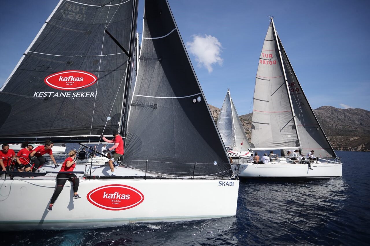 Datça’da düzenlenen Knidos Cup Yelken Yarışları’na katılan Hero Sailing ekibi,