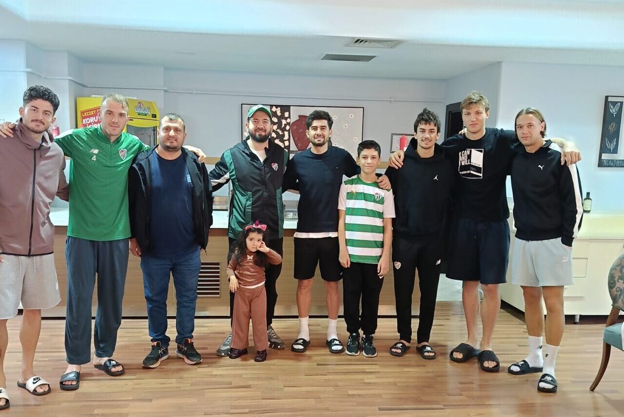Bursaspor’a 16 tane karpuz desteği! 1 Bülten Medya -