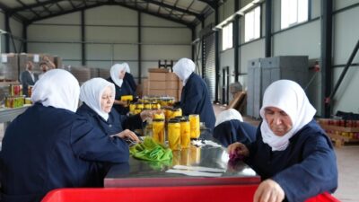 Bursa’nın Gürsu ilçesinde kadınların el emeğiyle katkısız ve düşük tuzlu