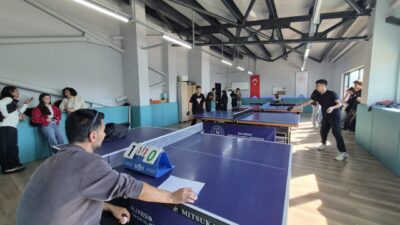 Cumhuriyet Kupası Masa Tenisi Turnuvası ile başlayan organizasyonda genç sporcular