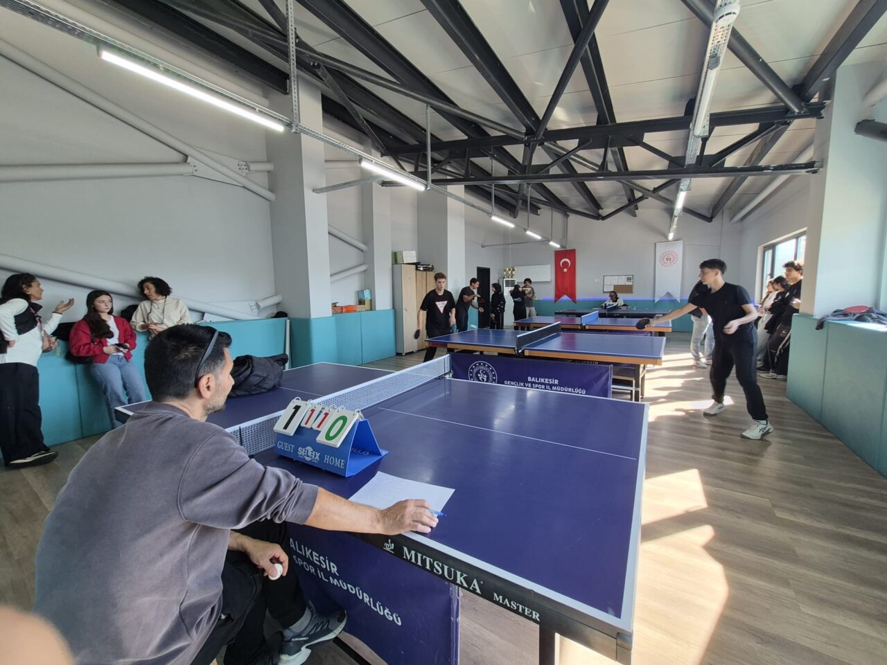 Cumhuriyet Kupası Masa Tenisi Turnuvası ile başlayan organizasyonda genç sporcular