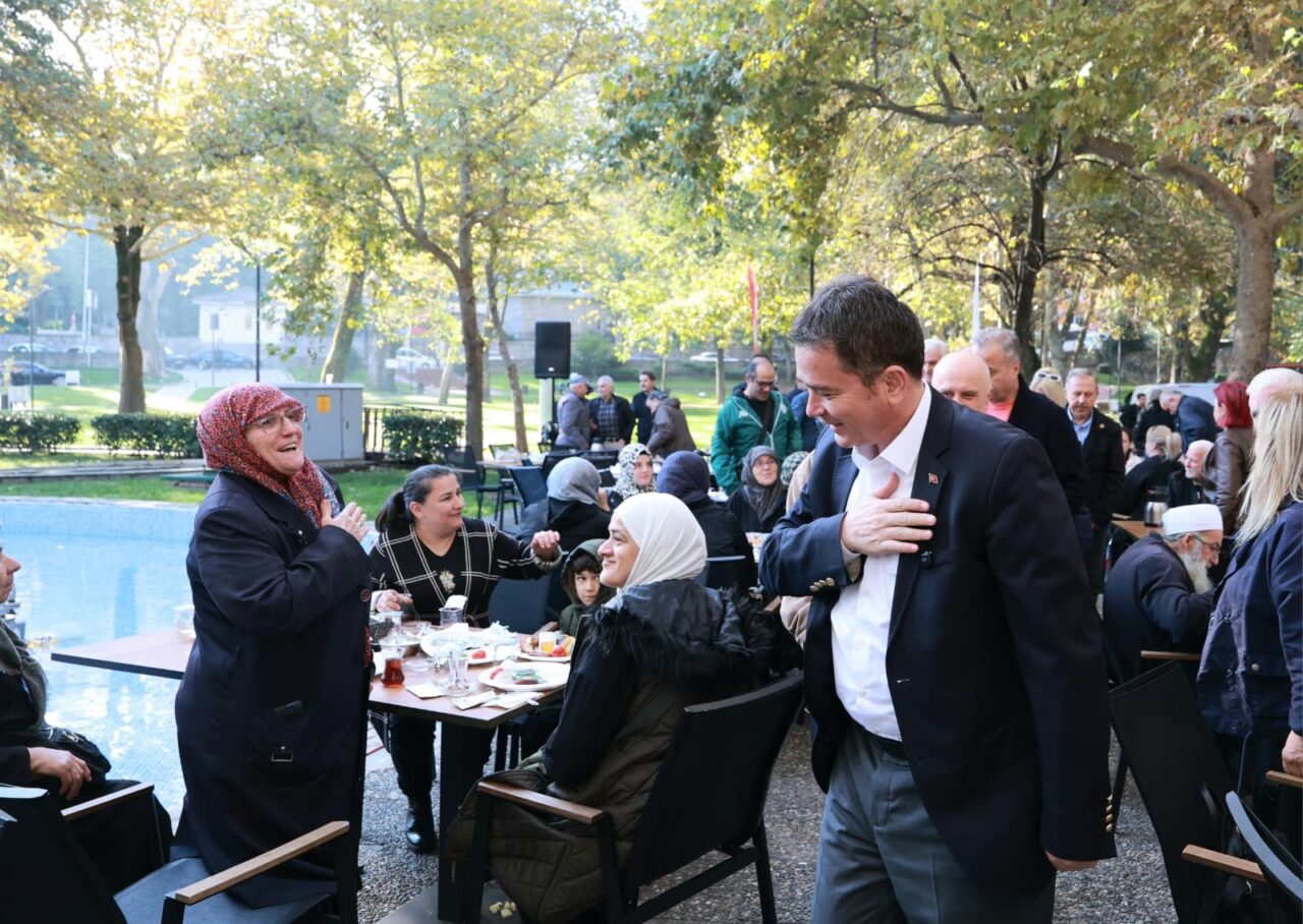 Osmangazi Belediye Başkanı Erkan Aydın, mahalle kahvaltılarının 55’incisinde Pınarbaşı Mahallesi