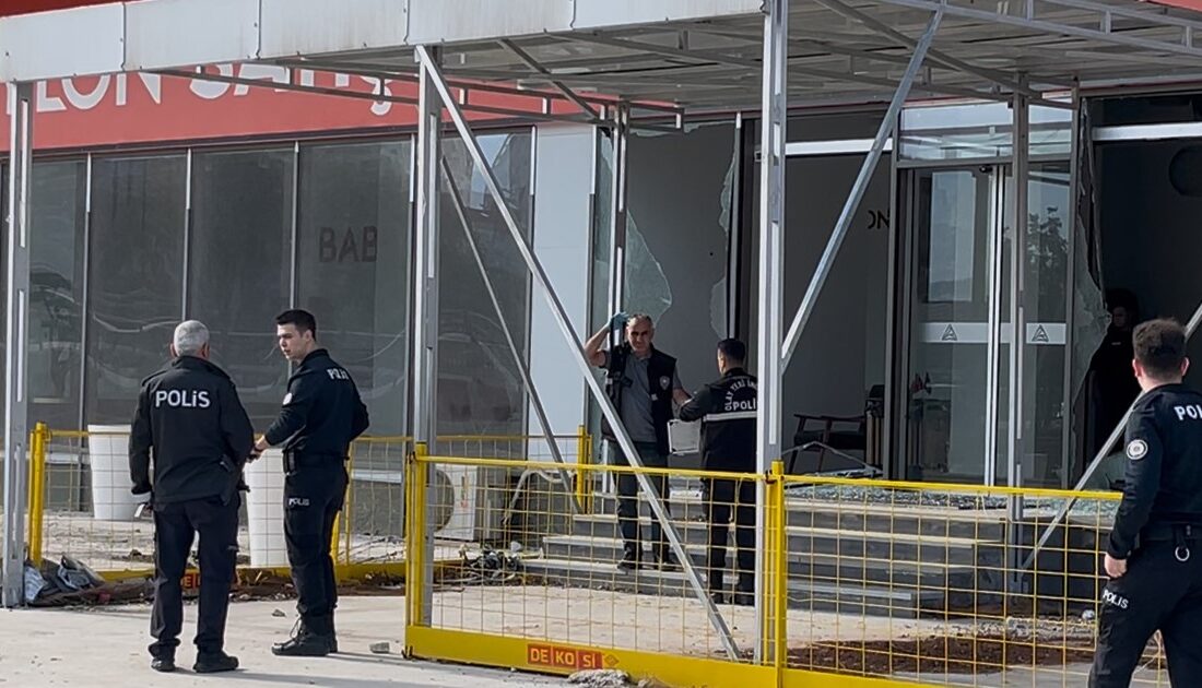 Bursa’da satış ofisine silahlı saldırı Ertuğrul Mahallesi’ndeki satış ofisine düzenlenen saldırıda ölen ya da yaralanan