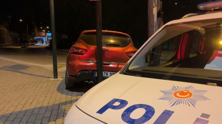 Bursa’da alkollü sürücü uygulamadan kaçarken trafik lambasına çarptı 1 Bülten Medya -