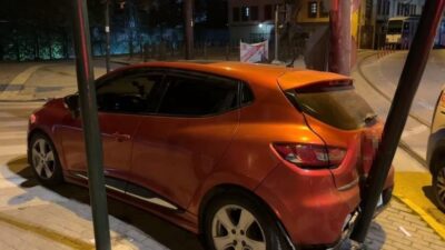 Bursa’nın Yıldırım ilçesinde polis uygulamasından kaçmaya çalışan sürücü, otomobiliyle trafik