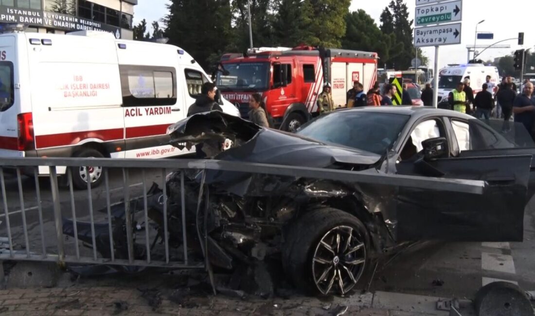 Eyüpsultan’da kaza sonrası anne fenalaştı İstanbul Eyüpsultan’da trafik ışıklarının çalışmadığı öne sürülen kavşakta iki