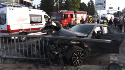  İstanbul Eyüpsultan’da trafik ışıklarının çalışmadığı öne sürülen kavşakta iki