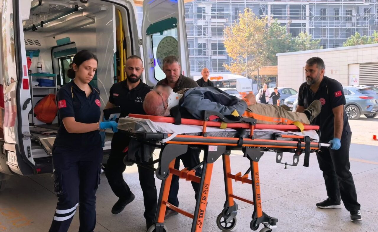 Bursa’nın İnegöl ilçesinde çatı aktarma işi yaptığı sırada düşen 65