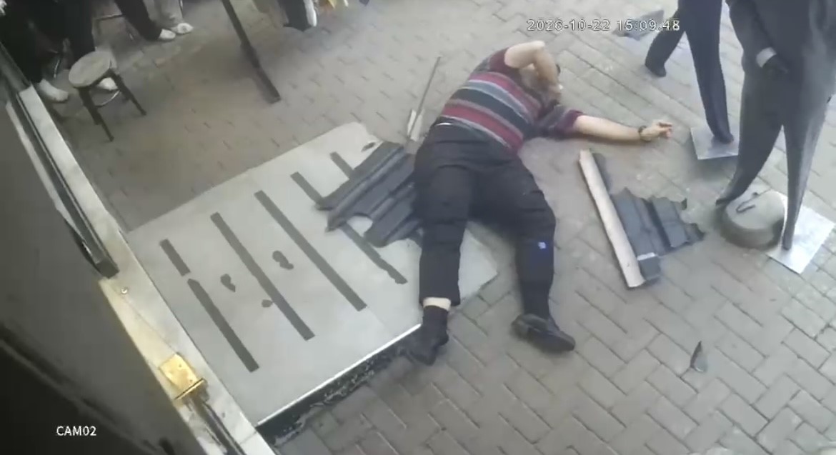 Bursa’da yavru kediyi kurtarmak isterken üçüncü kattan düşen 45 yaşındaki
