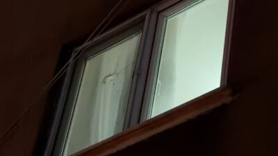 İstanbul Zeytinburnu’nda iki grup arasında çıkan silahlı kavgada mermiler ev