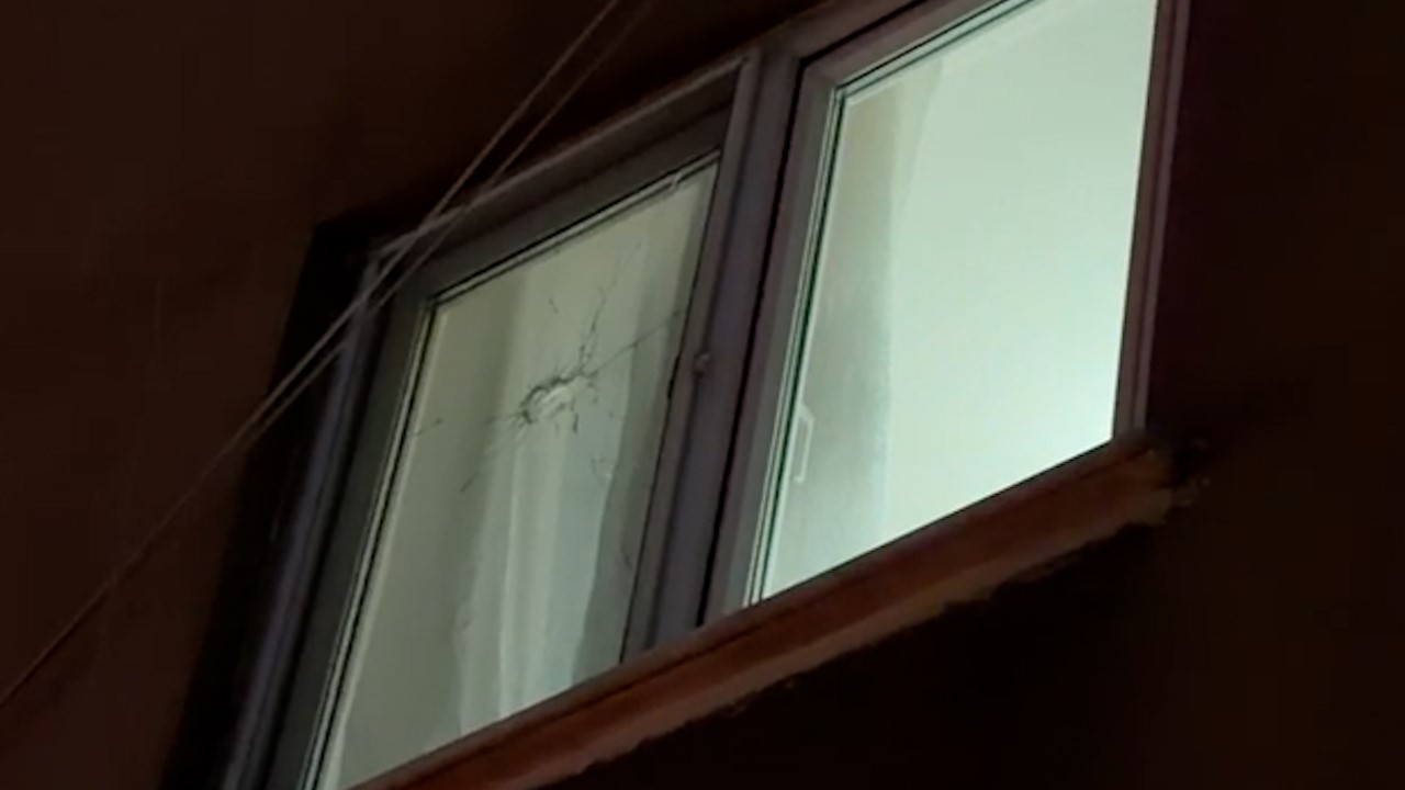 İstanbul Zeytinburnu’nda iki grup arasında çıkan silahlı kavgada mermiler ev