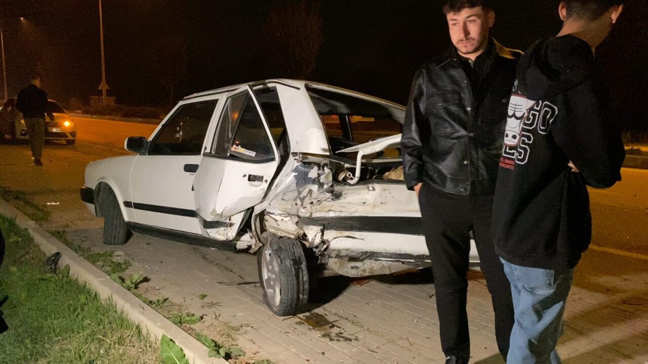 Doğum gününe giderken kaza geçirdi, pastasını acilde kesti 1 Bülten Medya -