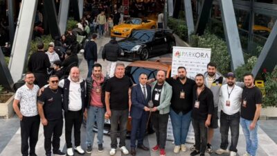 Bursa’da düzenlenen modifiye araç sergisinde otomobiller tasarımlarıyla ilgi gördü. BURMOS