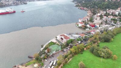İstanbul’da etkili olan sağanak yağışın ardından derelerden Boğaz’a taşınan çamur,
