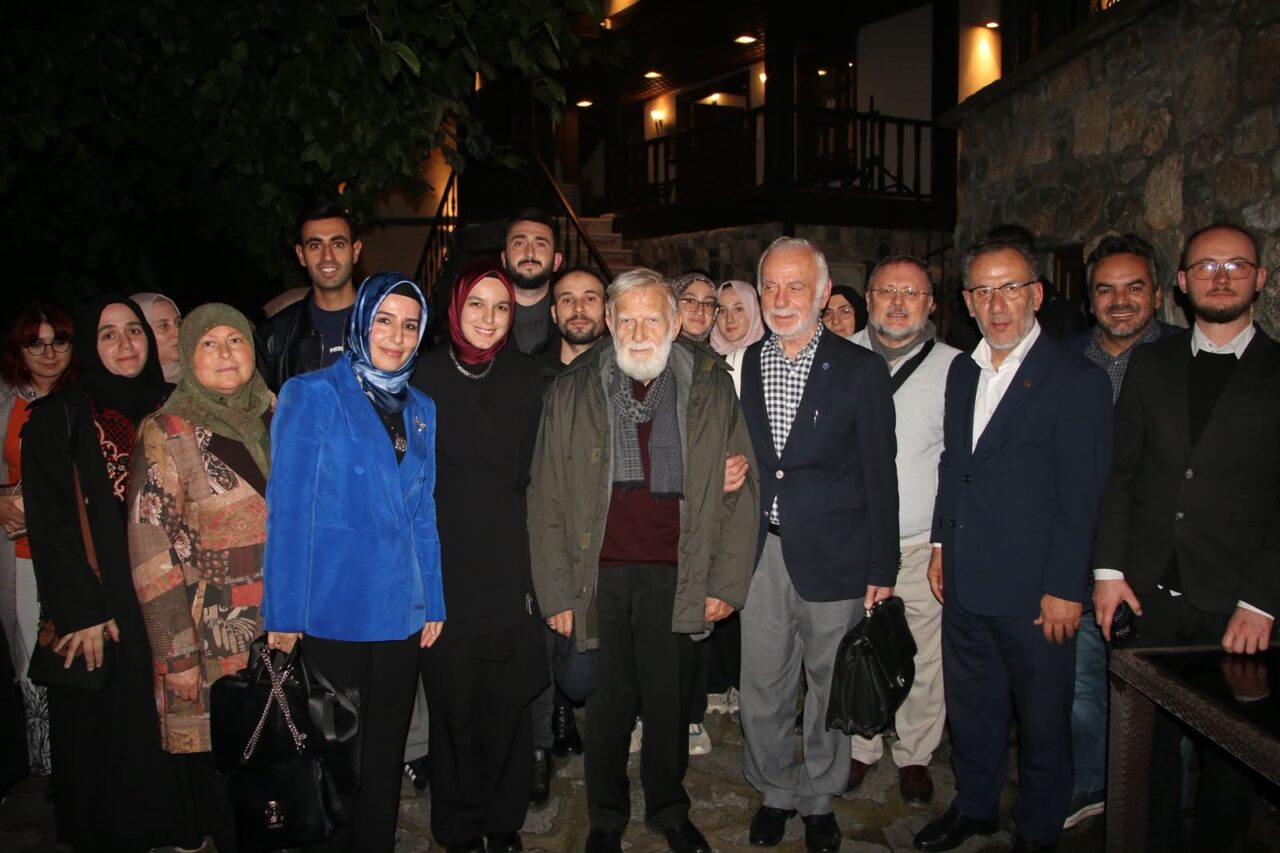 Prof. Dr. Sadettin Ökten, Bursa’da düzenlenen söyleşide Yahya Kemal Beyatlı’nın