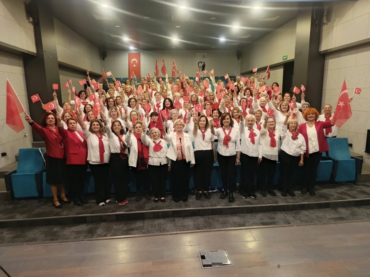 21 yıldır çalışmalarını sürdüren Bursa Nilüfer Kadın Korosu, Kahramanmaraş ve