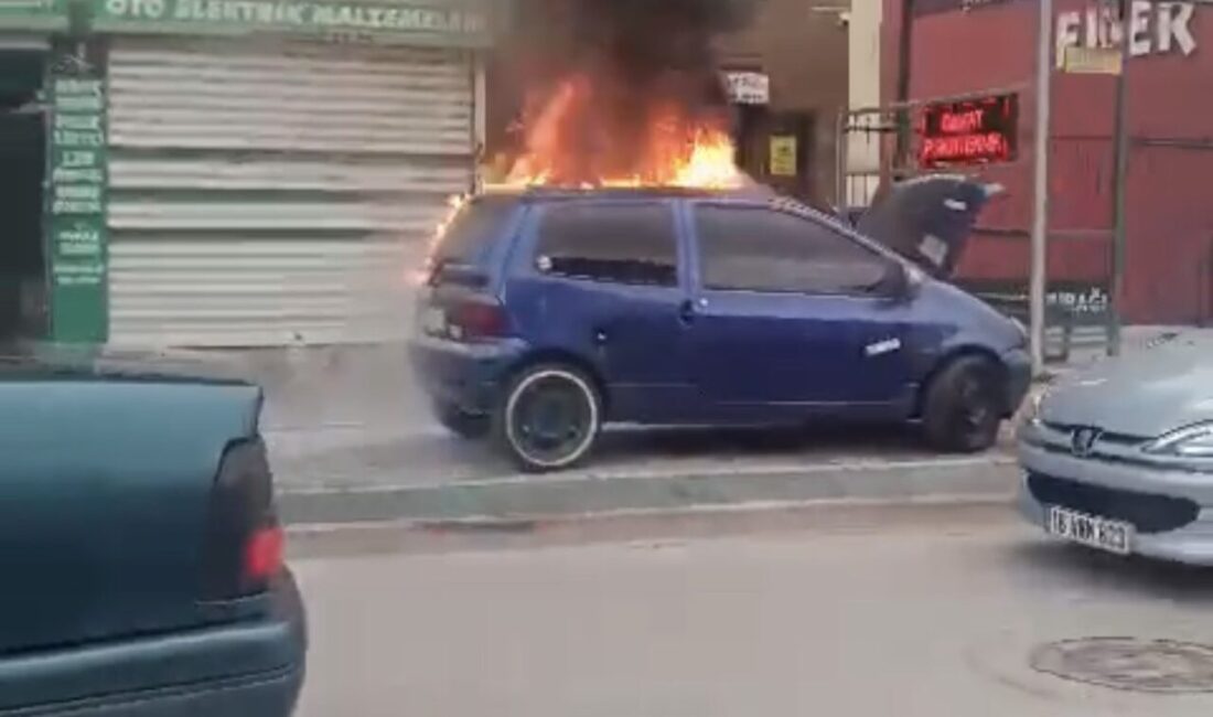 Bursa’da park halindeki otomobilde yangın paniği Bursa’nın Yıldırım ilçesinde park halindeki otomobilde çıkan yangın itfaiye ekiplerinin