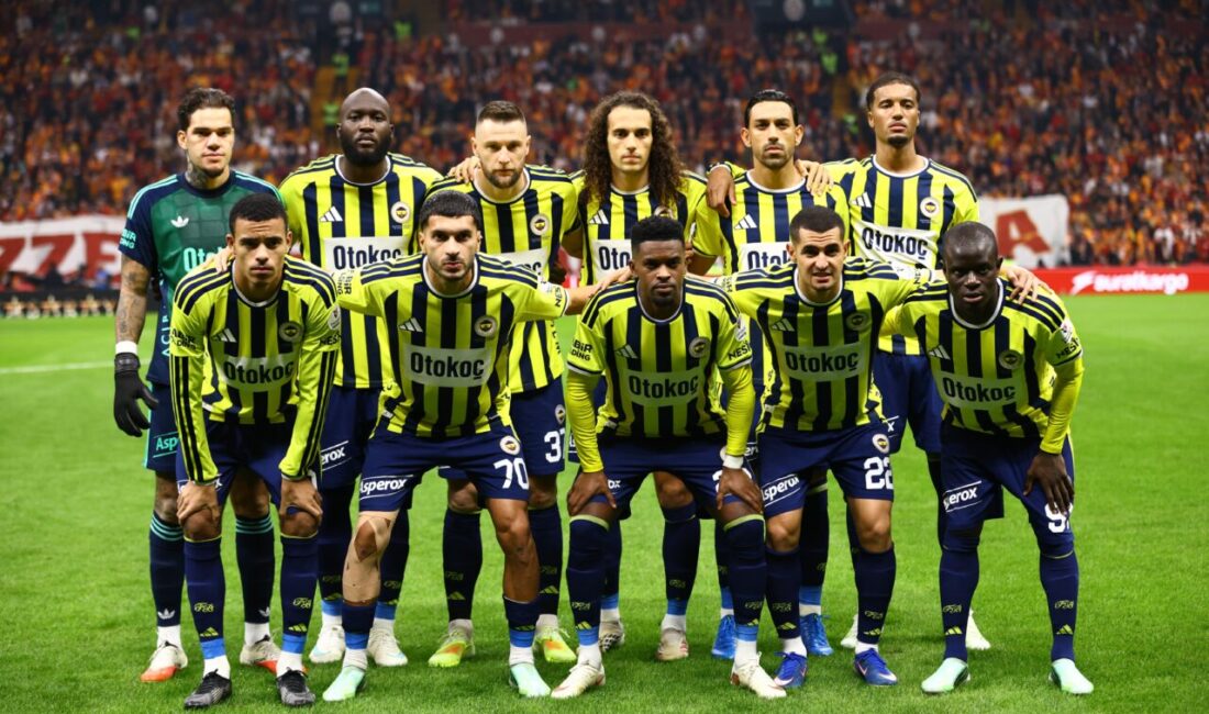 Fenerbahçe’de Göztepe maçı öncesi dikkat çeken değişiklik Trendyol Süper Lig’in 10’uncu haftasında Göztepe’yi ağırlayacak Fenerbahçe’de teknik direktör