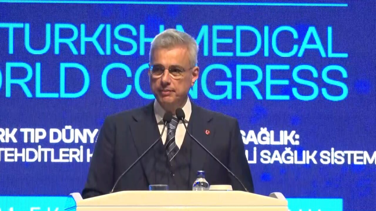 Bakan Memişoğlu: Yerli sağlık ürünleri 45 ülkeye ihraç ediliyor Sağlık Bakanı Prof. Dr. Kemal Memişoğlu, Türkiye'nin kendi tıbbi cihaz,