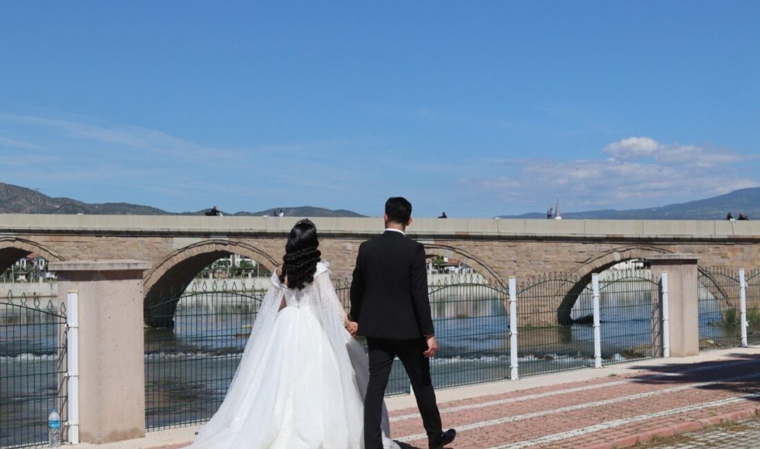 Yargıtay’dan araç almak için bozdurulan bileziklerle ilgili emsal karar Eşinin otomobil alması için bileziklerini veren kadının ziynet eşyalarının iadesi