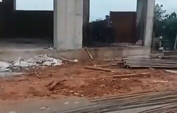 Bursa’nın Kestel ilçesindeki sanayi bölgesinde bulunan inşaatta çalışan işçi, henüz
