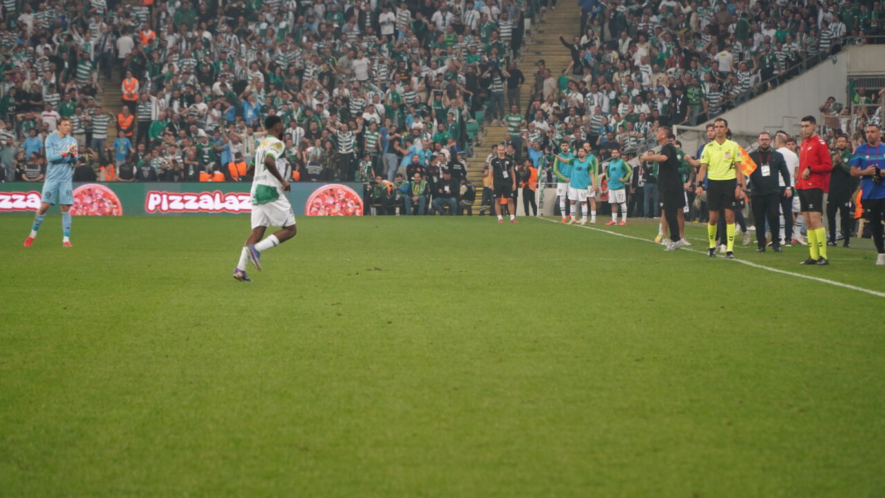  Bursaspor’un Nijeryalı golcüsü Kelechi İheanacho, üst üste 10 lig