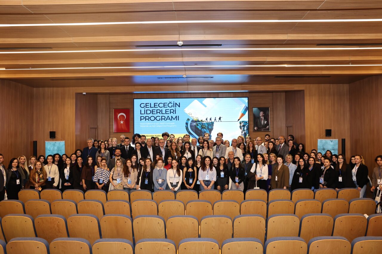  Nilüfer Belediyesi öncülüğünde hayata geçirilen “Geleceğin Liderleri” programı başladı.