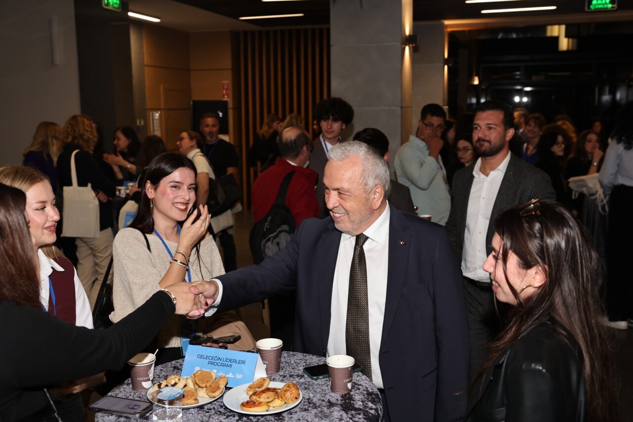Nilüfer’de 90 üniversiteli için 8 aylık liderlik yolculuğu başladı 2 Bülten Medya -
