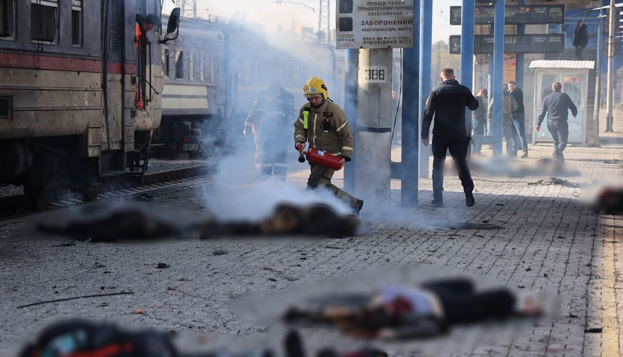 Ukrayna'da tren istasyonuna İHA saldırısı: 15 kişi hayatını kaybetti 1 Bülten Medya -