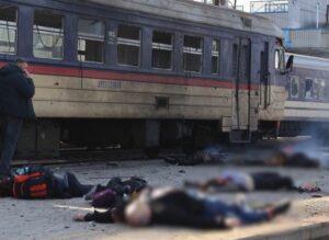 Ukrayna'nın Dnipro kentindeki tren istasyonuna düzenlenen İHA saldırısında hayatını kaybedenlerin