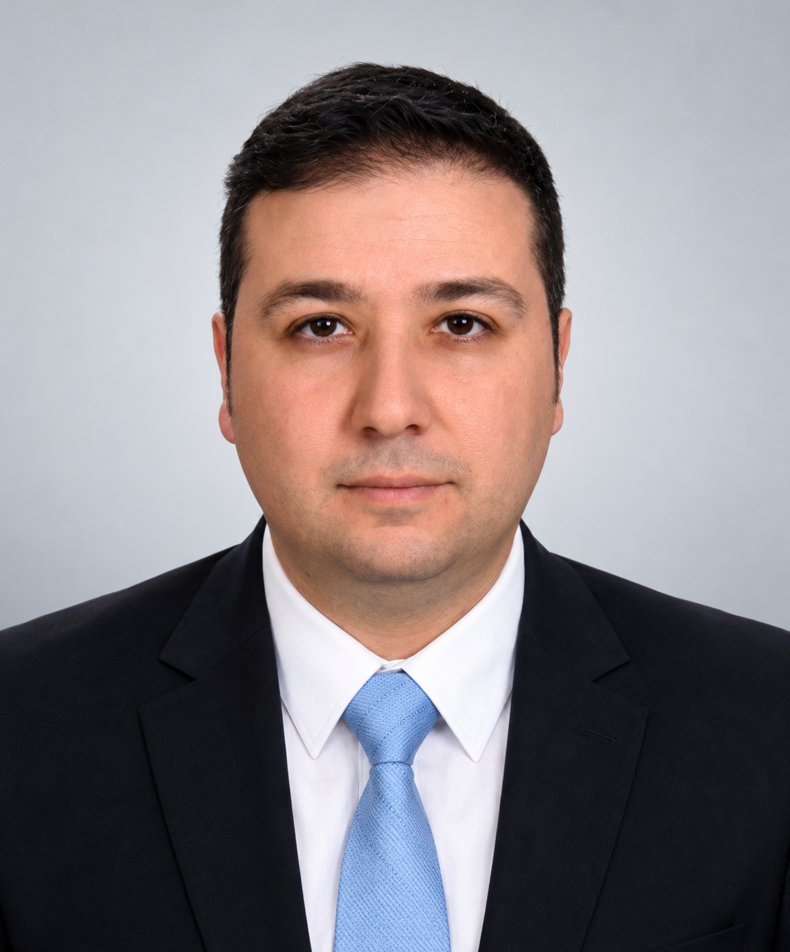 Tunay Özbudak Tunay Özbudak yazar fotoğrafı