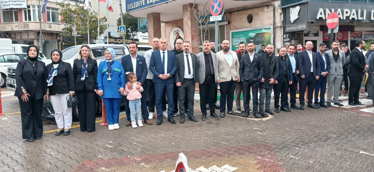 Yavuz Ağıralioğlu Karacabey’de partililerle buluştu 3 Bülten Medya -