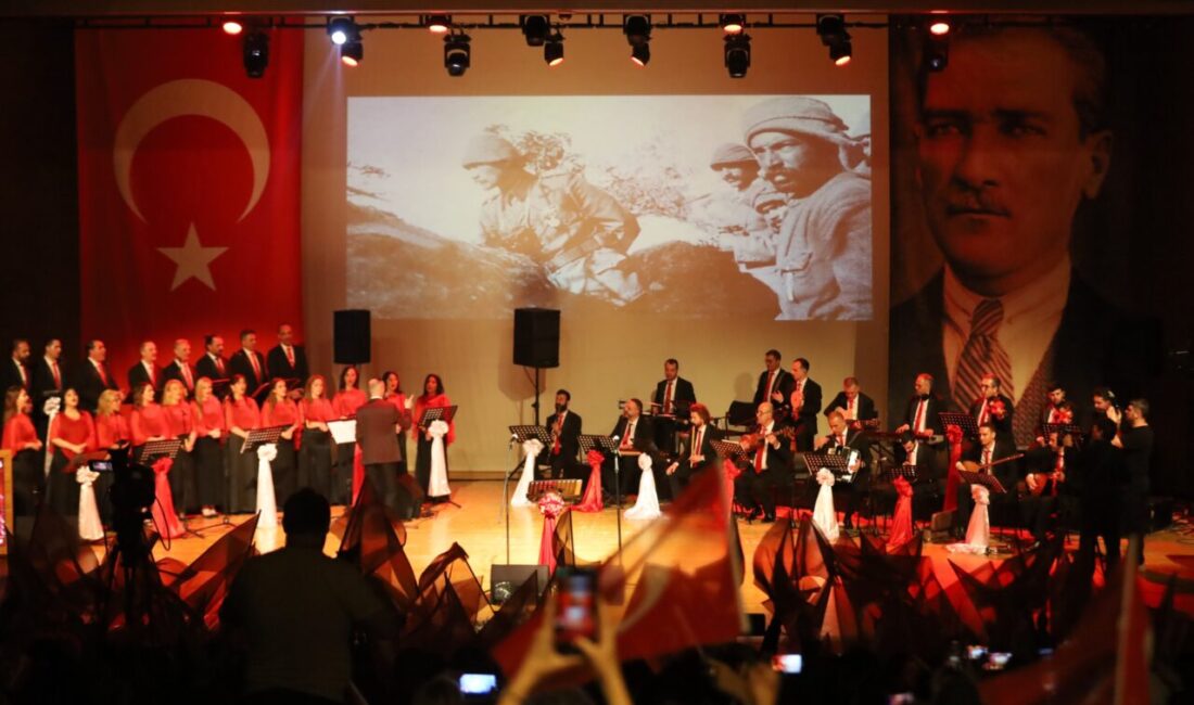 Bursa’da Cumhuriyet coşkusu Türk müziğiyle buluştu Bursa Büyükşehir Belediyesi tarafından Cumhuriyet’in 103. yıl dönümü kapsamında düzenlenen