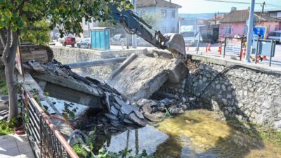 Mudanya’nın Çekrice Mahallesi’nde 1970 yılında yapılan tek şeritli köprünün yerine