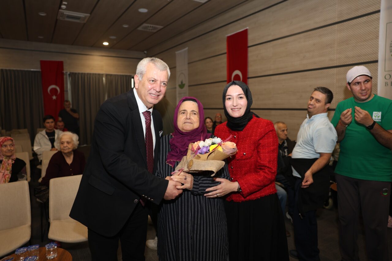 BAREM sakinleri Dünya Yaşlılar Günü’nü şarkılarla kutladı 2 Bülten Medya -