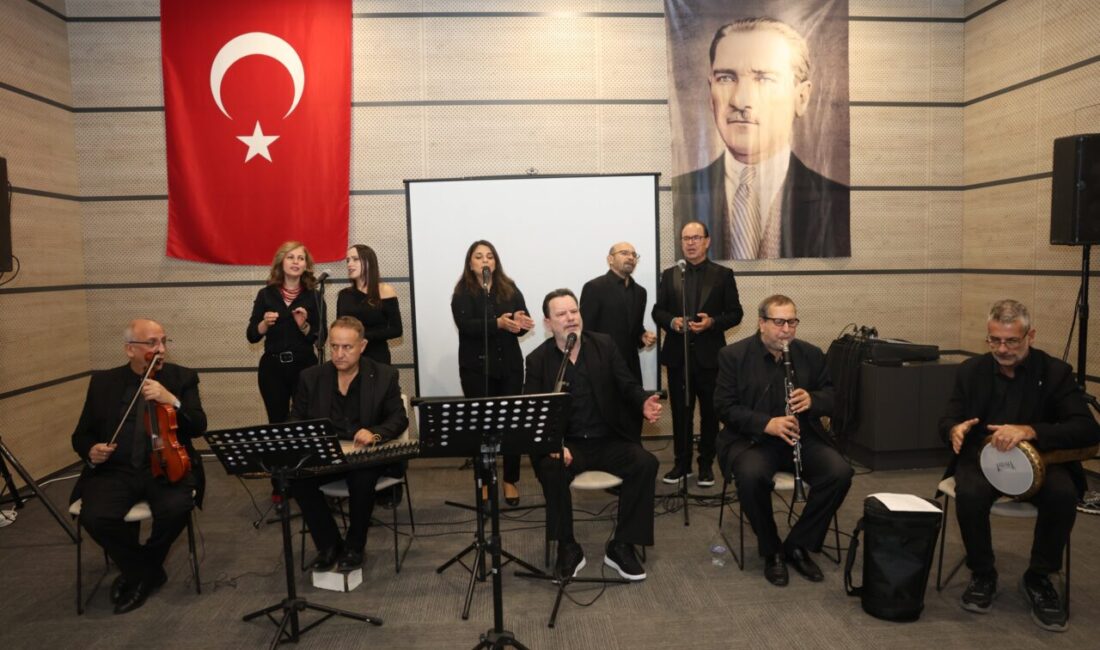 BAREM sakinleri Dünya Yaşlılar Günü’nü şarkılarla kutladı Osmangazi Belediyesi tarafından düzenlenen etkinlikte Türk Sanat Müziği Korosu sahne
