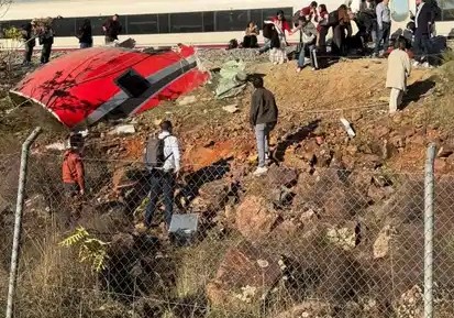 İspanya'da Endülüs ile Madrid bölgesi arasında sefer yapan iki yüksek