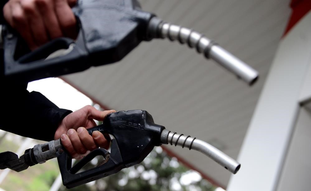  Benzine 4 lira 30 kuruş indirim geldi