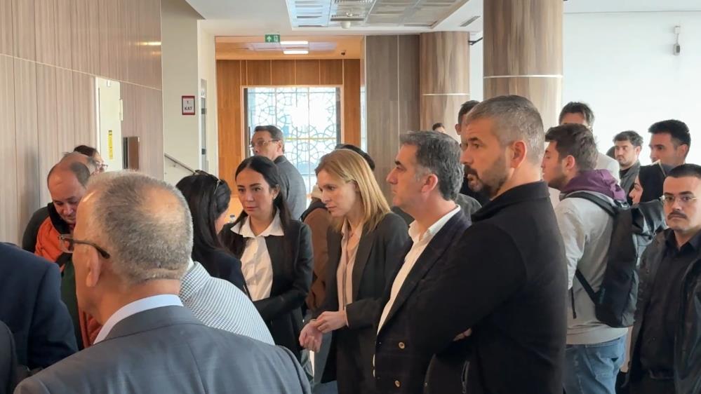 Bursa'da Mustafa Bozbey ve Turgay Erdem'in de aralarında bulunduğu 63