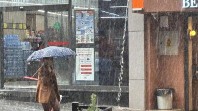 Bursa’da sağanak başladı fırtına uyarısı geldi: Rüzgar 80 kilometreye ulaşacak