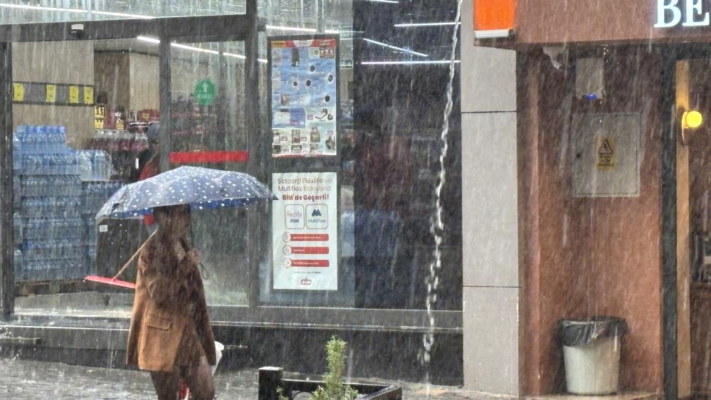 Bursa’da sağanak başladı fırtına uyarısı geldi: Rüzgar 80 kilometreye ulaşacak