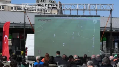  Bursaspor’un Keçiörengücü ile oynayacağı karşılaşma, Osmangazi Meydanı’nda kurulacak dev